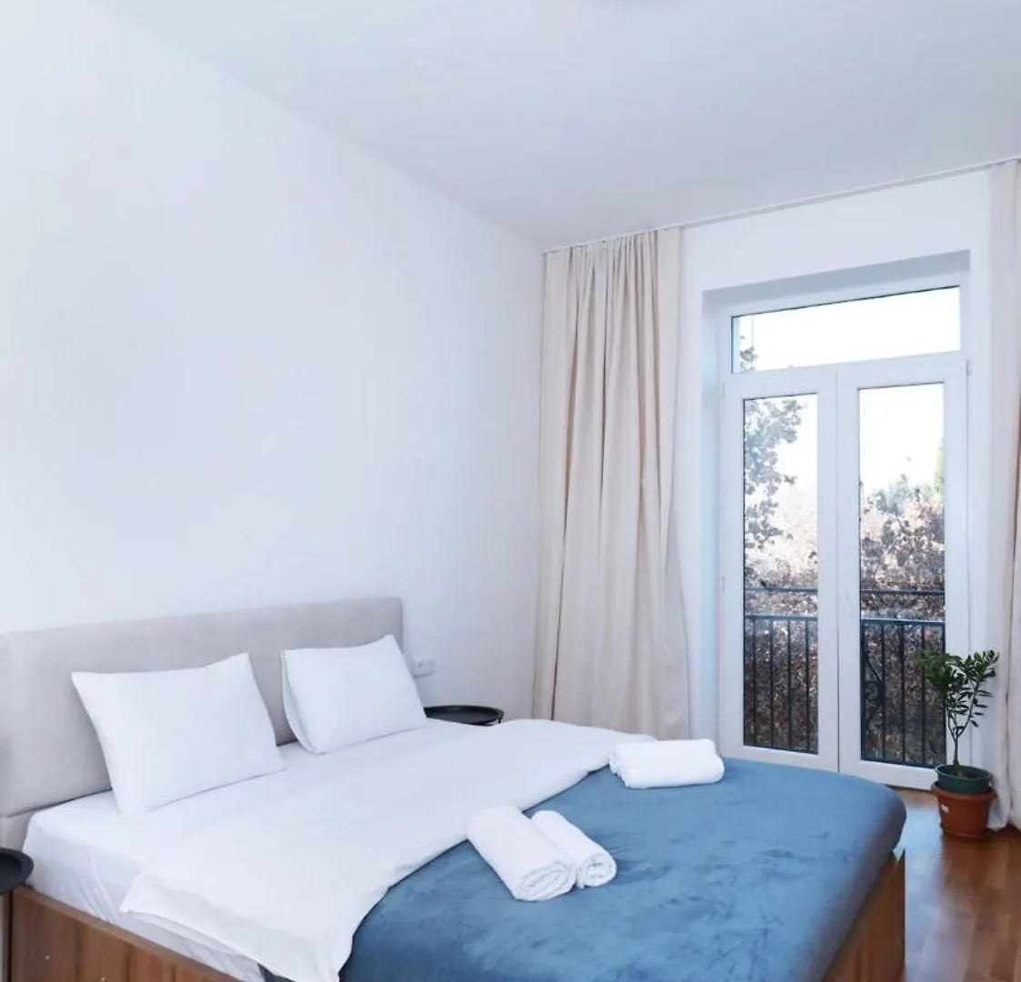 טביליסי Stunning Apartment Near Fabrica