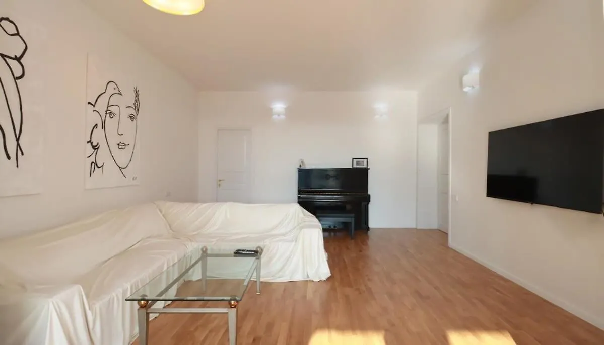 טביליסי Stunning Apartment Near Fabrica