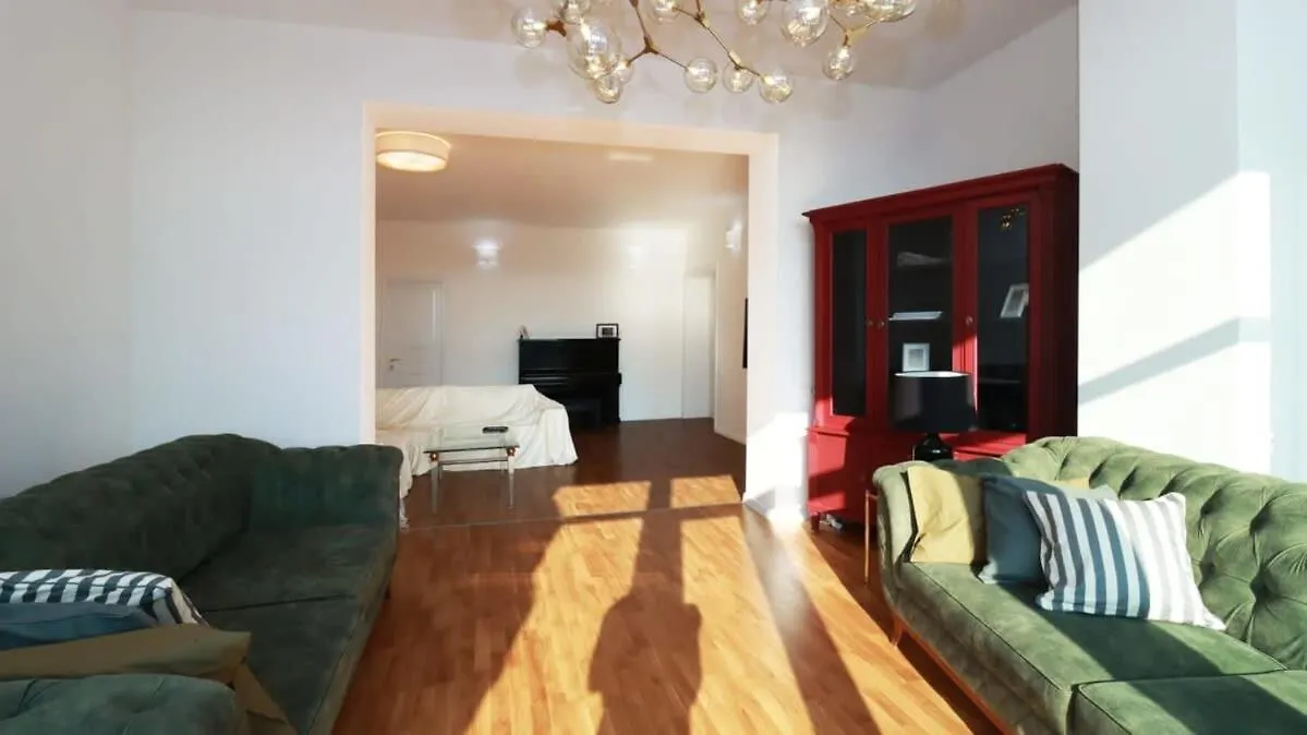 טביליסי Stunning Apartment Near Fabrica